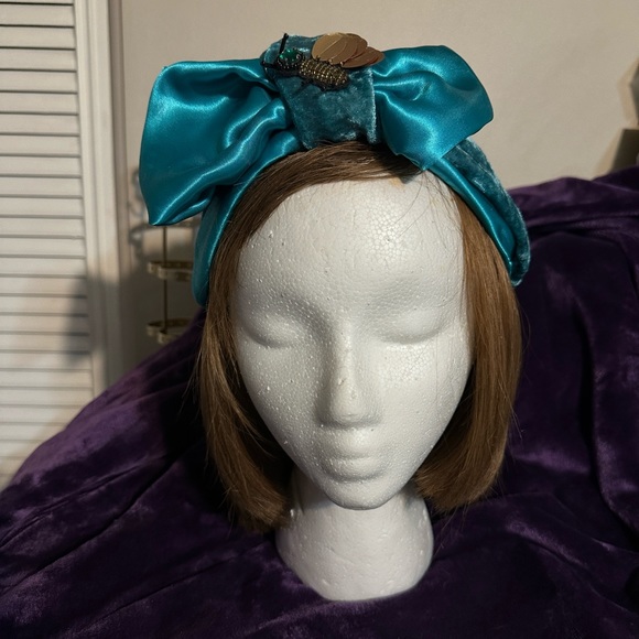 **3 for $40** Teal velvet turban with fabulous gold-sequin bee detail - Picture 1 of 4
